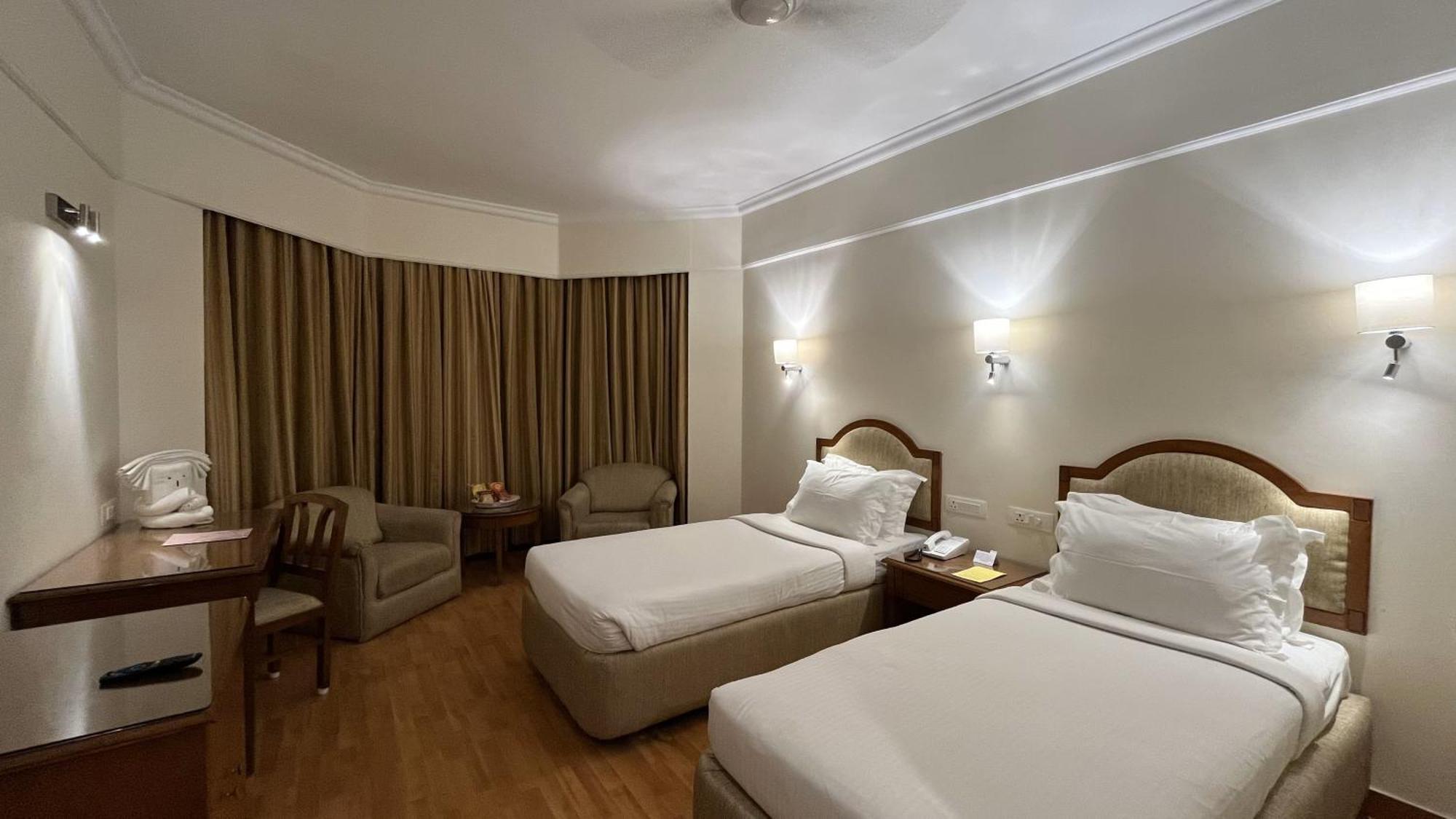 Katriya And Tower Hotel 3*